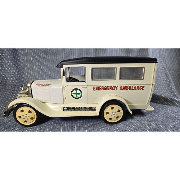 Vintage Jim Beam Emergency 1930's Ambulance decanter - Empty - Picture 1 of 7